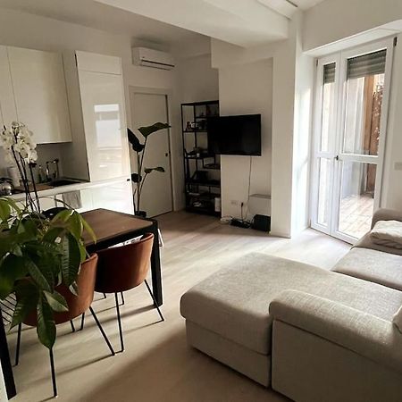 Modern Apartment - Walking Distance To Milan Central Station Exterior foto